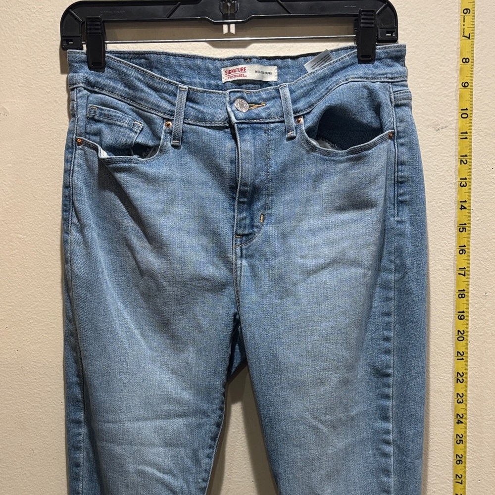 Levi's Women's Light Blue Straight Leg Jeans